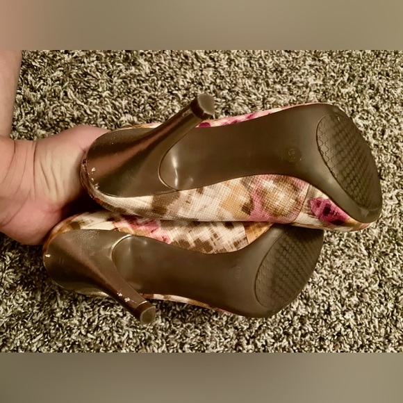 Jessica Simpson Pumps size 8 - Picture 3 of 3